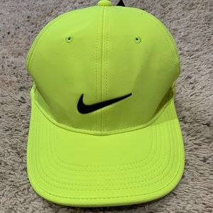 New with tags Neon Nike hat